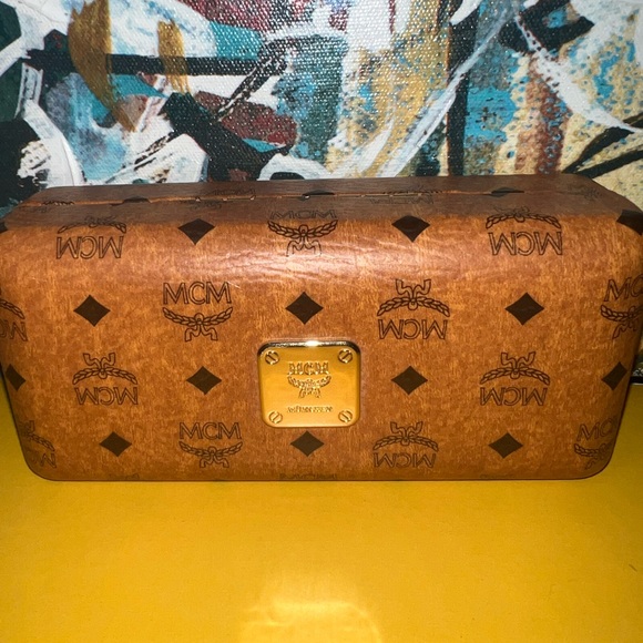 MCM SUNGLASSES NIB GREAT DEAL - Picture 3 of 4